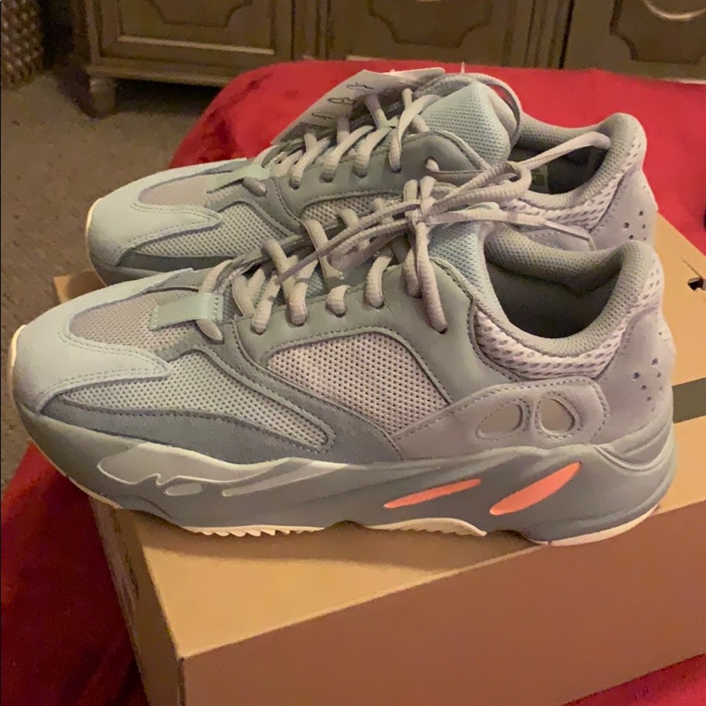 Yeezy Boost 700